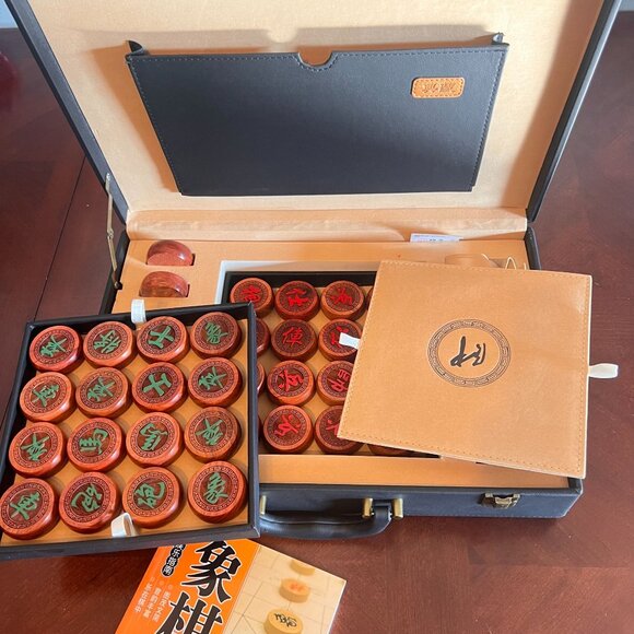 Chinese Traditional Chess Game Set wooden Home Party Chess Game Leather Case - Picture 4 of 14